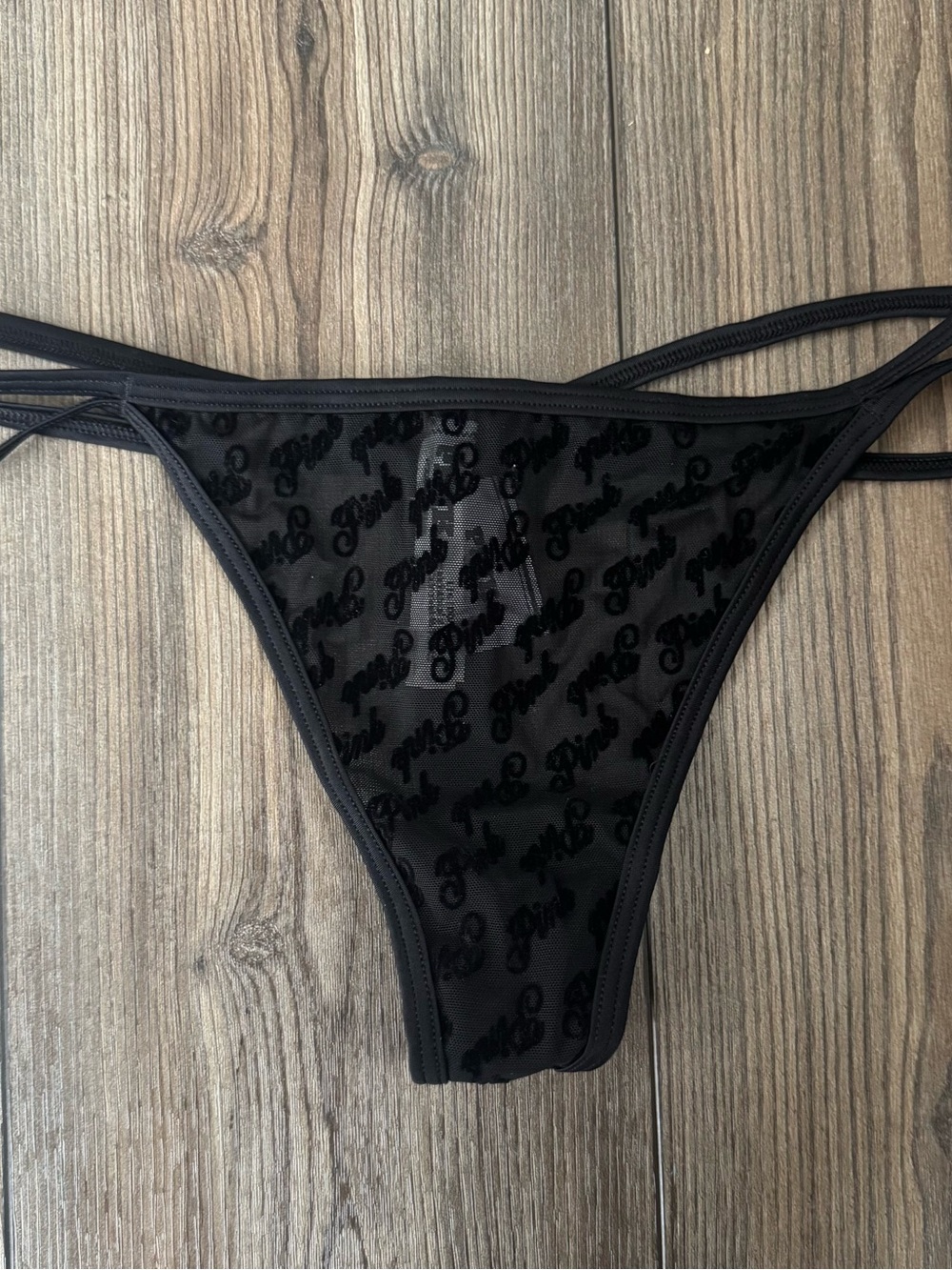 Victoria’s Secret PINK black thong / string - L